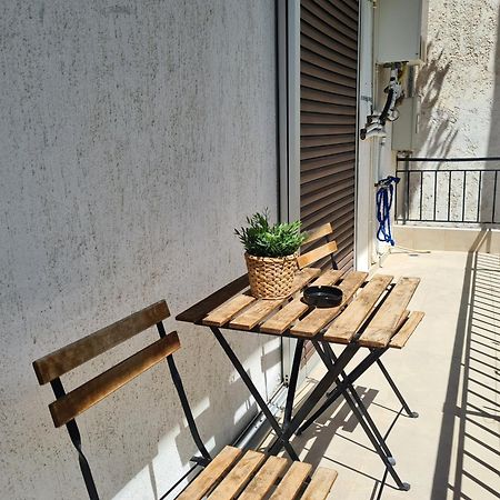 Apartment In The Heart Of The City 3 Лариса Екстериор снимка