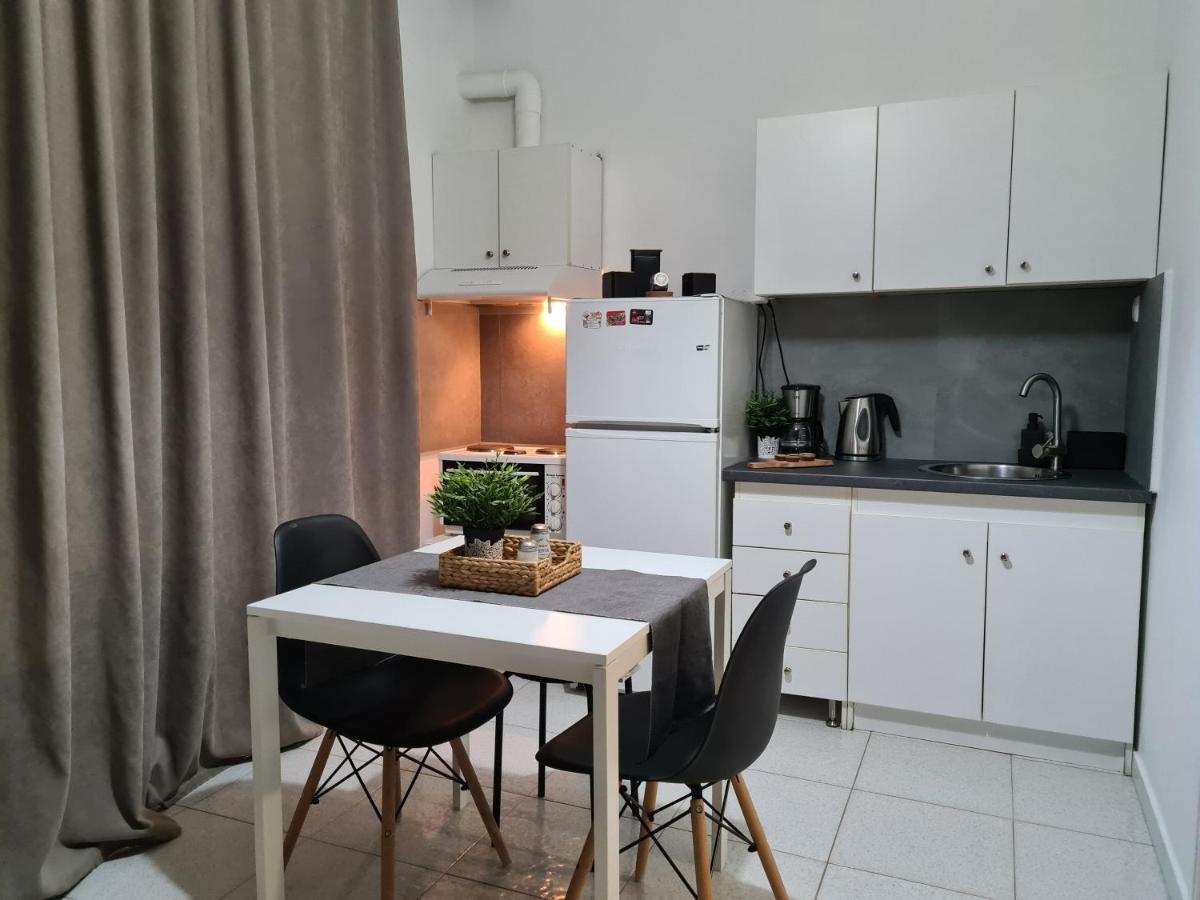 Apartment In The Heart Of The City 3 Лариса Екстериор снимка