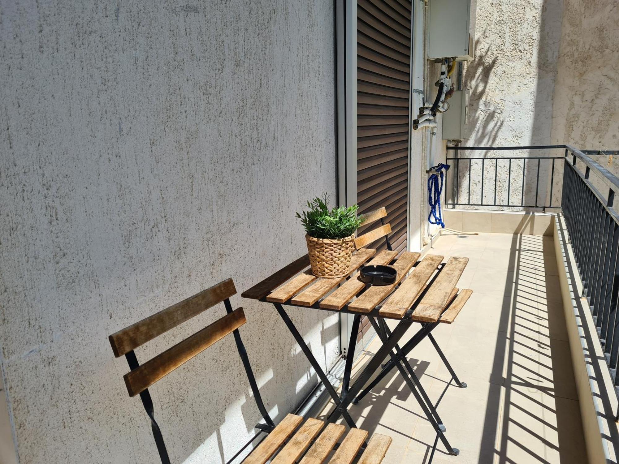 Apartment In The Heart Of The City 3 Лариса Екстериор снимка