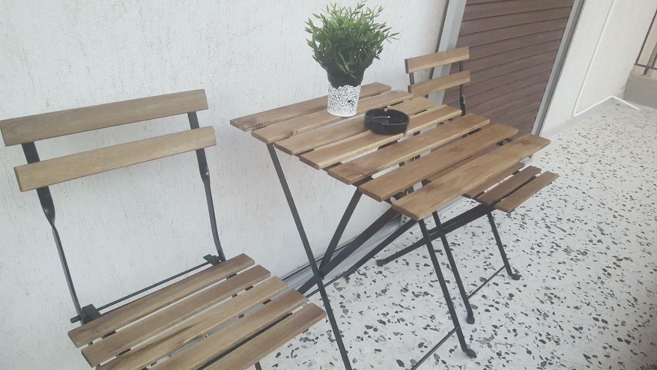 Apartment In The Heart Of The City 3 Лариса Екстериор снимка